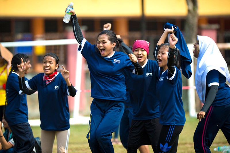 Faisal Cup Kids Cheering