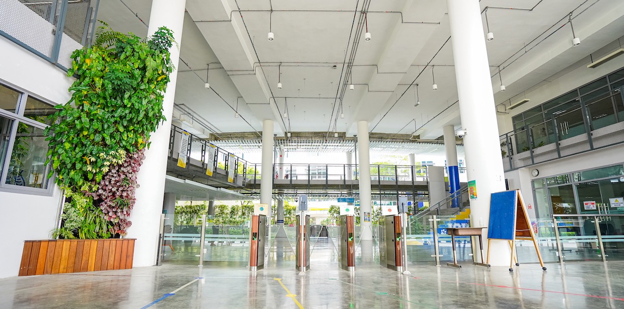 ES Entrance