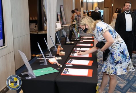 ISKL Parent Association Celebrates Silent Auction