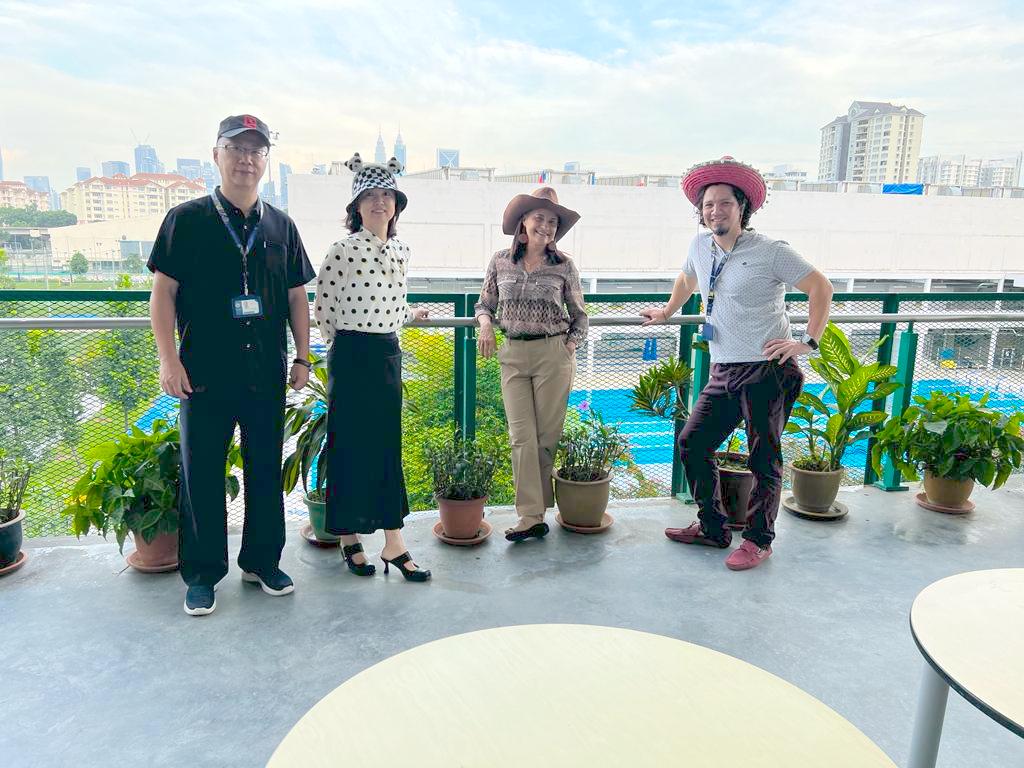 POISKL Ivy Qian & World Language Team